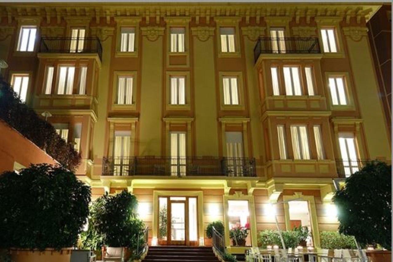 Hotel Careni Villa Italia Finale Ligure Exterior photo