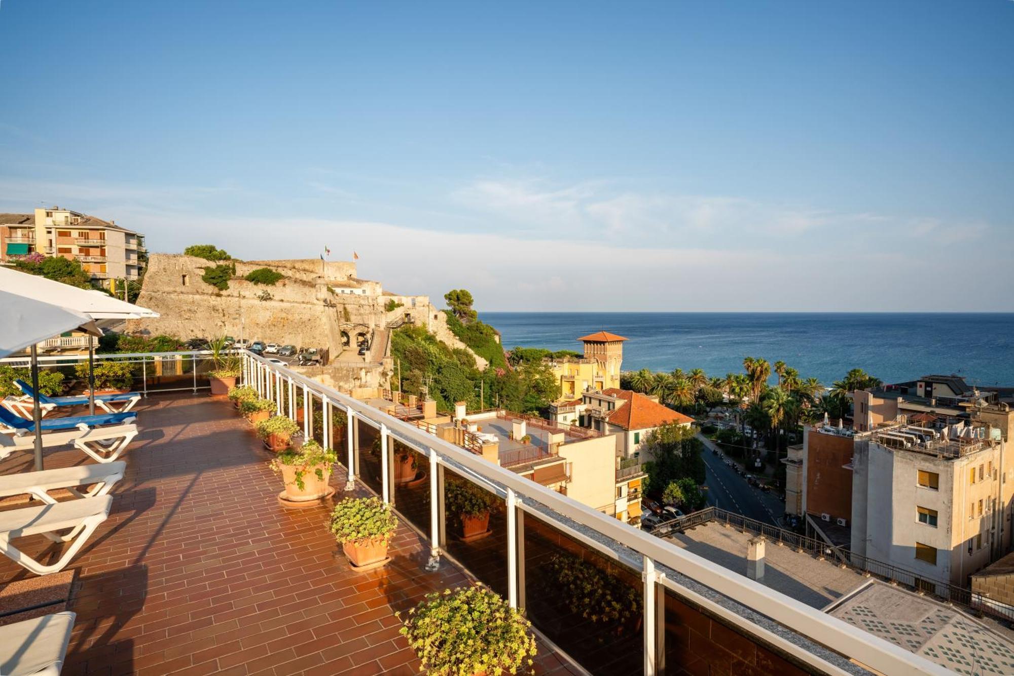 Hotel Careni Villa Italia Finale Ligure Exterior photo