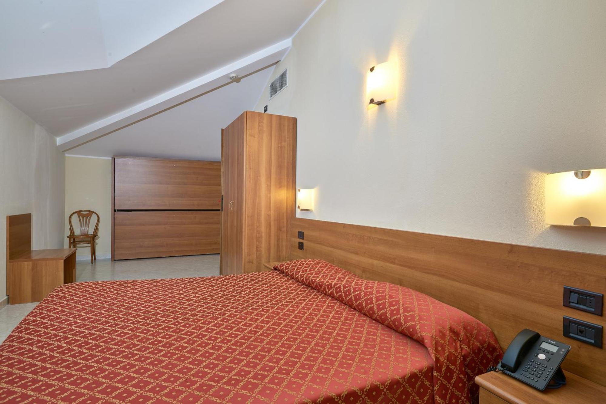 Hotel Careni Villa Italia Finale Ligure Exterior photo
