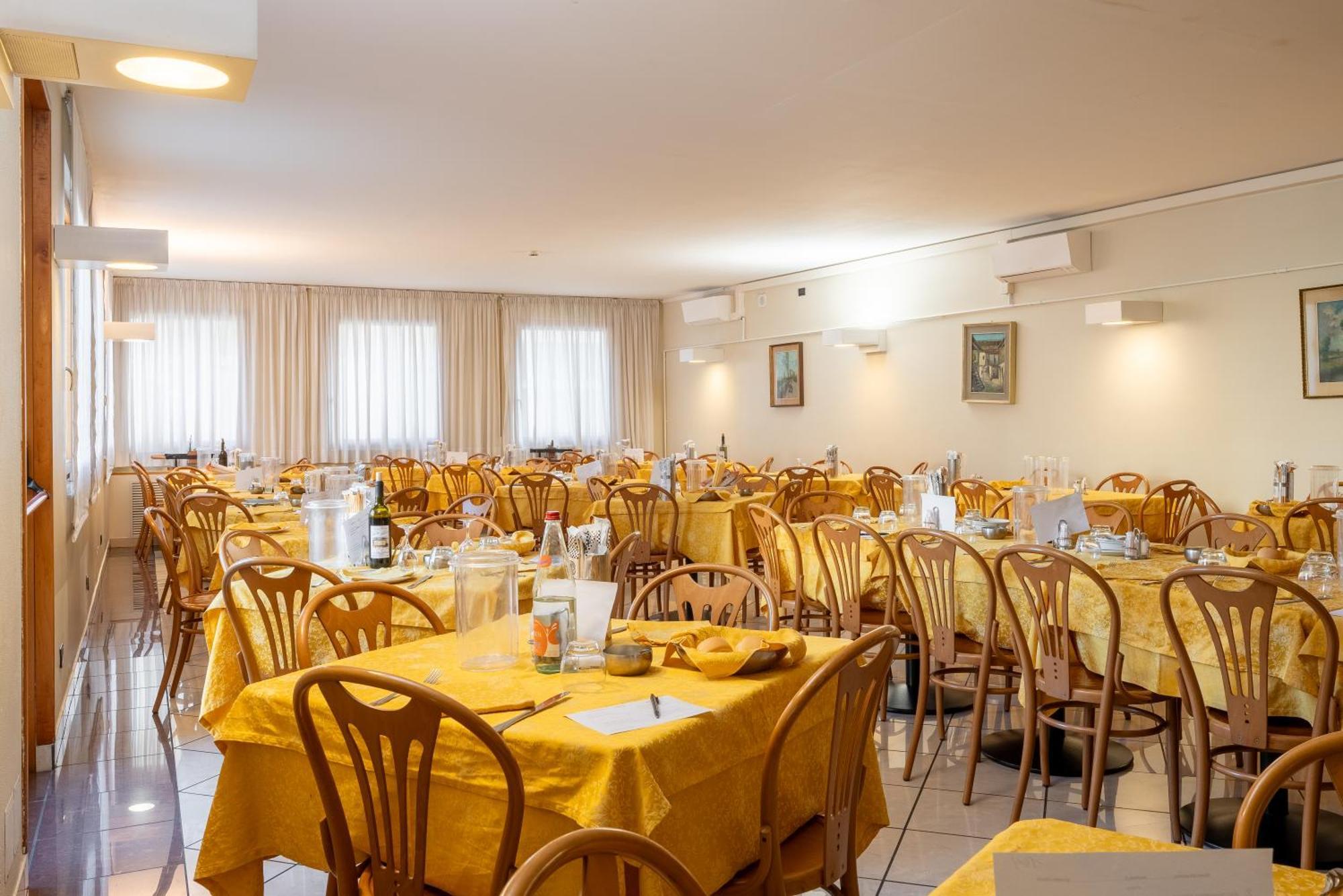 Hotel Careni Villa Italia Finale Ligure Exterior photo